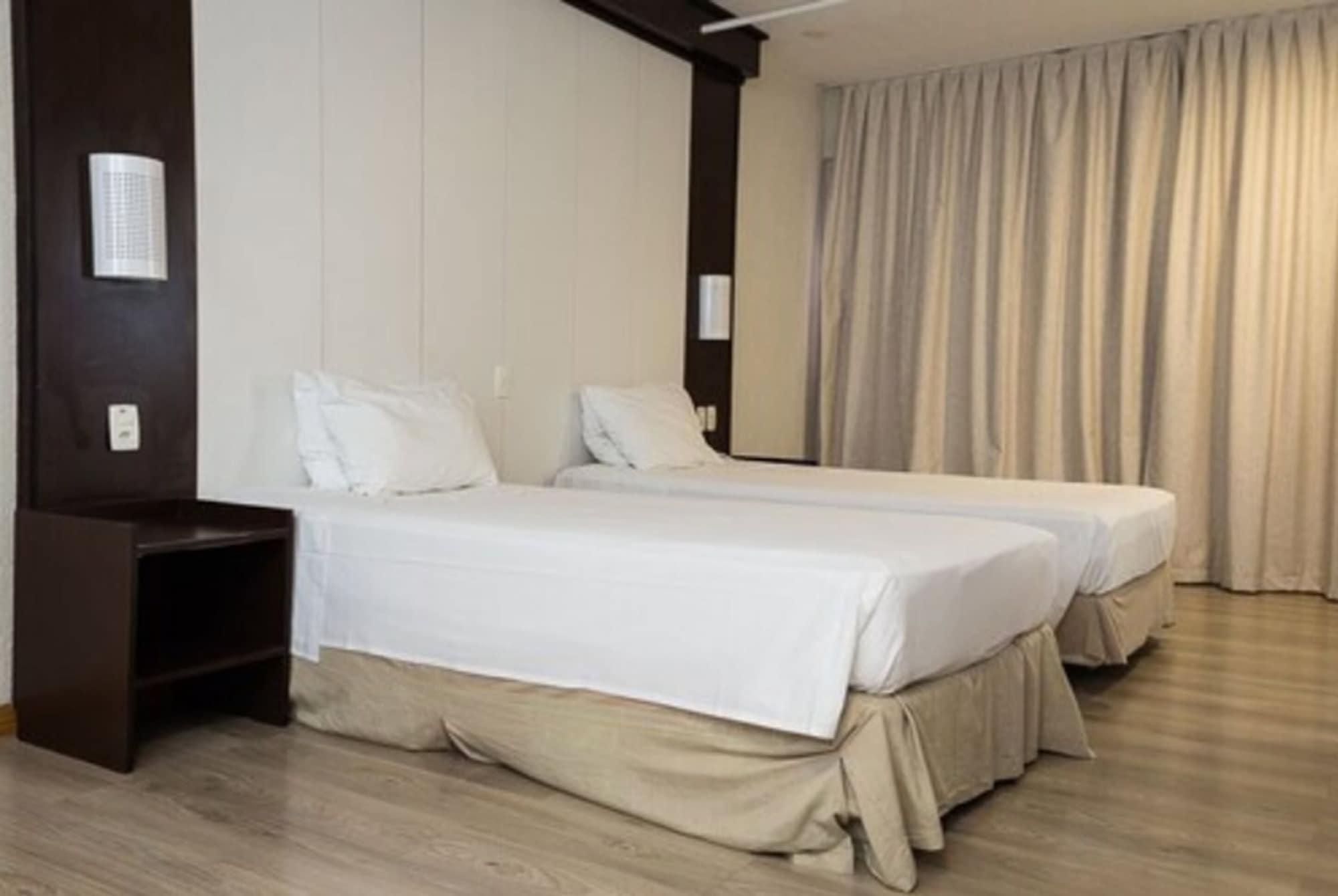 Master Express Moinhos De Vento Hotel Porto Alegre Buitenkant foto