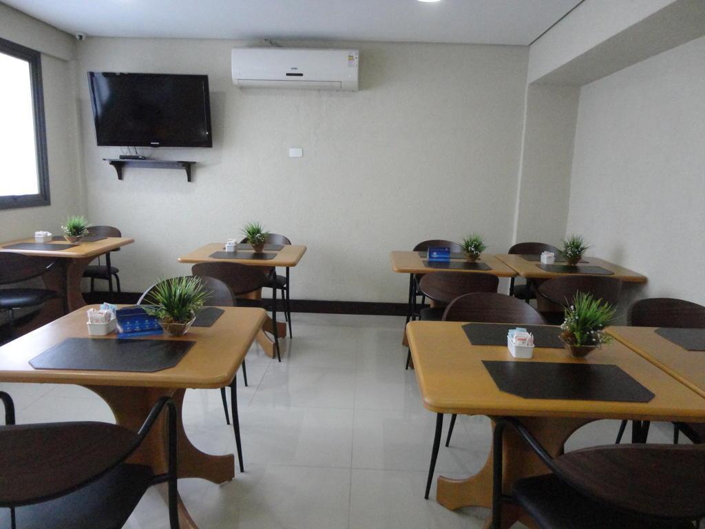 Master Express Moinhos De Vento Hotel Porto Alegre Buitenkant foto