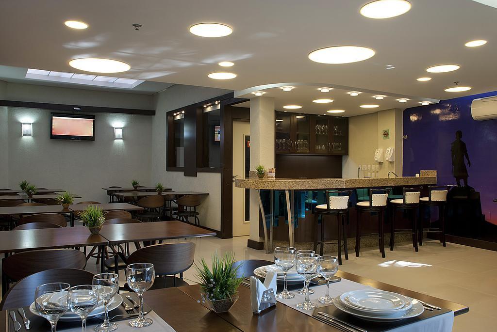 Master Express Moinhos De Vento Hotel Porto Alegre Buitenkant foto