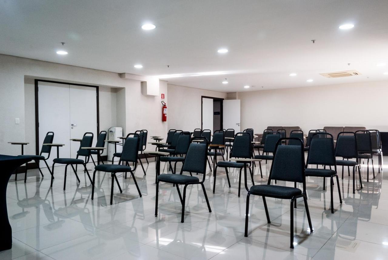 Master Express Moinhos De Vento Hotel Porto Alegre Buitenkant foto