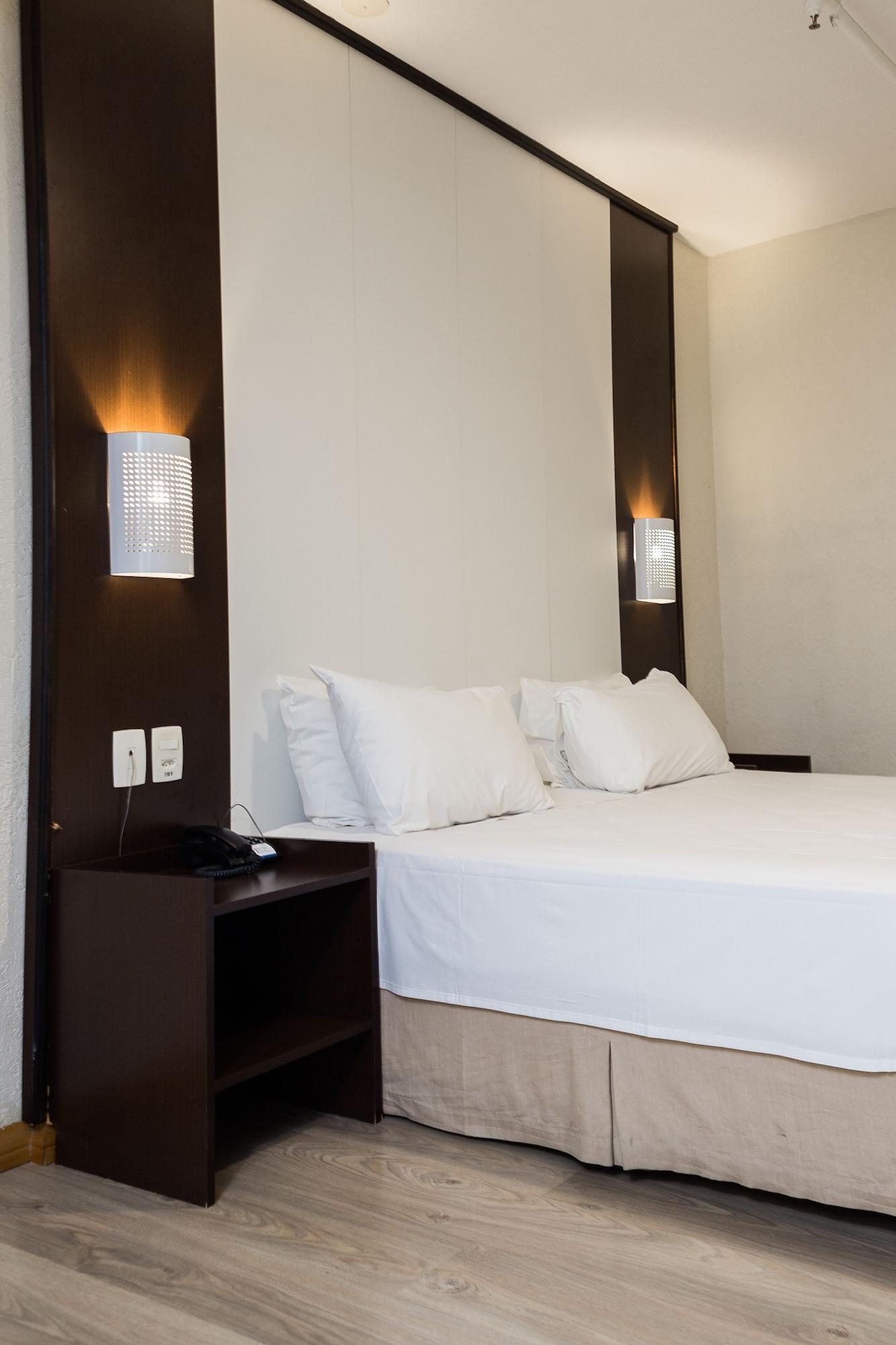 Master Express Moinhos De Vento Hotel Porto Alegre Buitenkant foto