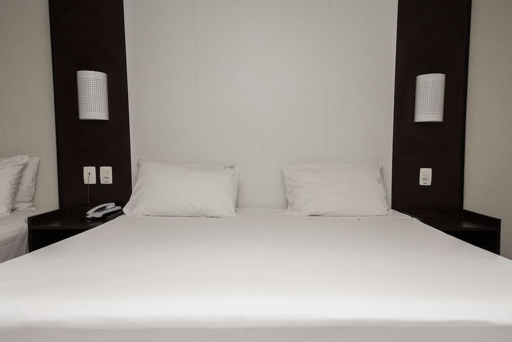 Master Express Moinhos De Vento Hotel Porto Alegre Buitenkant foto