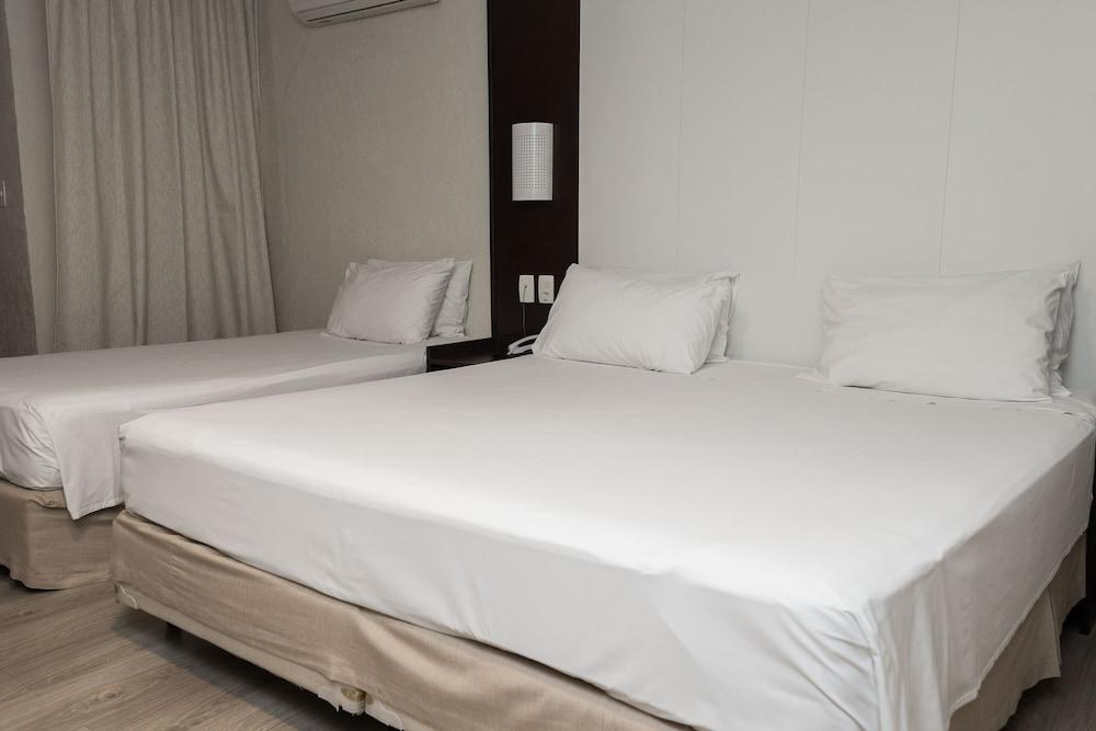 Master Express Moinhos De Vento Hotel Porto Alegre Buitenkant foto